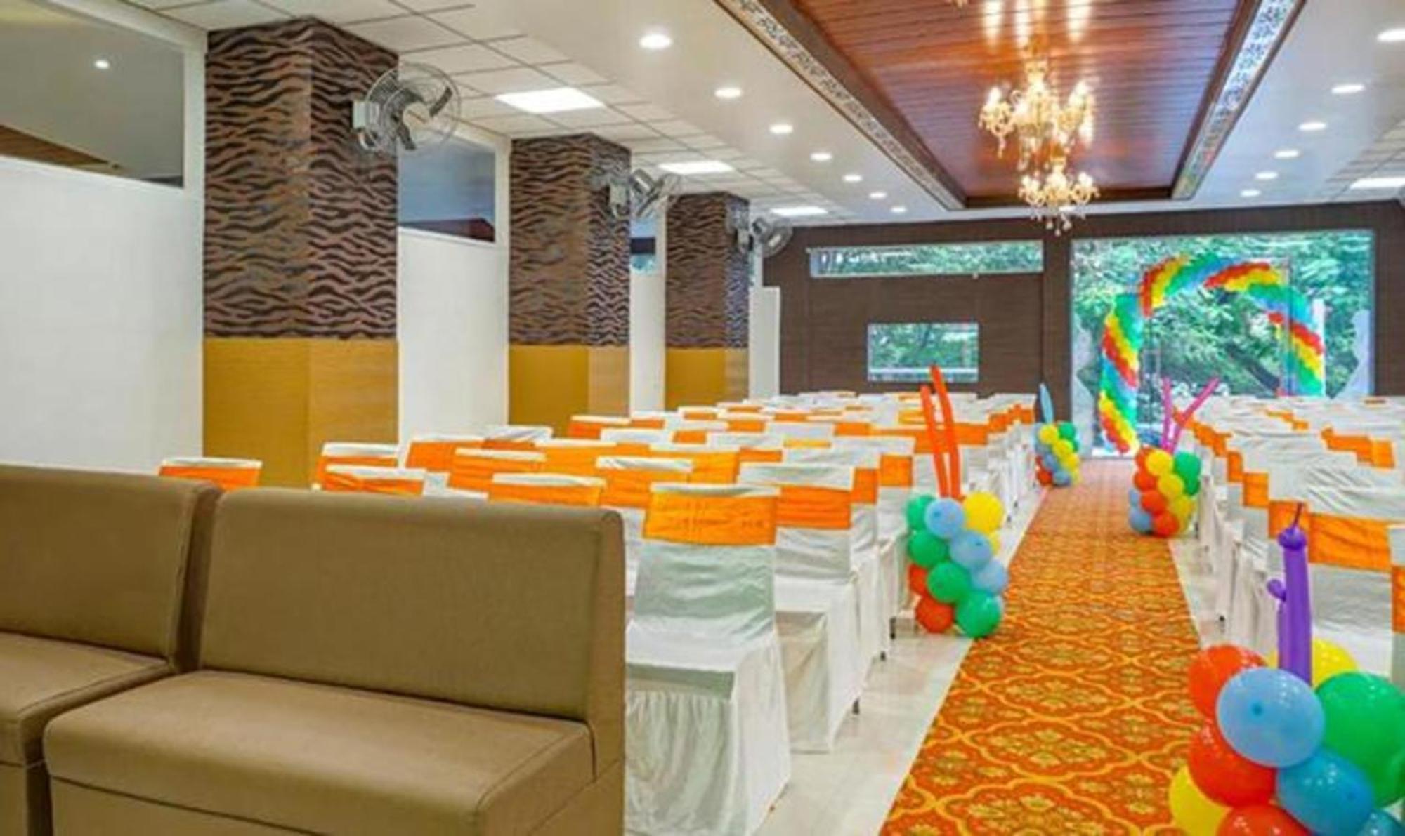 Omkar Executive Hotel Yerandwane Kültér fotó